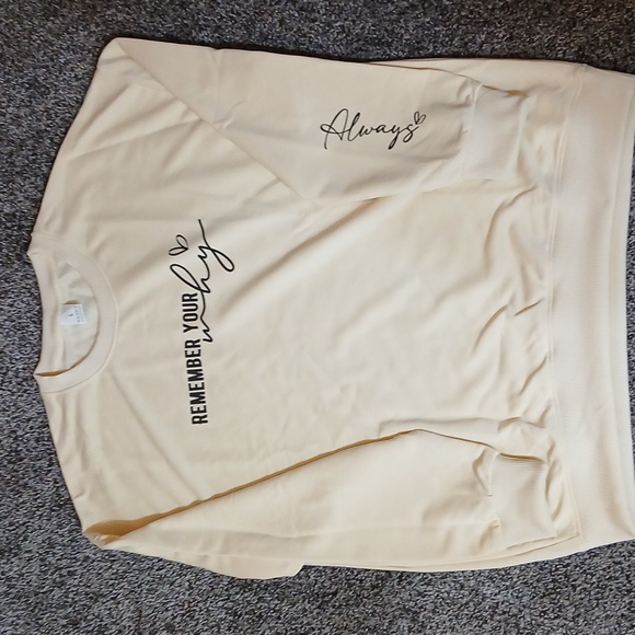 Tops - Lightweight sweatshirt in pastel yellow with the message "Remember Your Why"